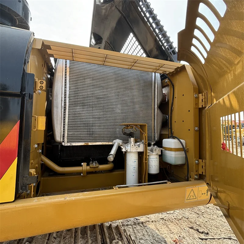Caterpillar 324D2 detail 2