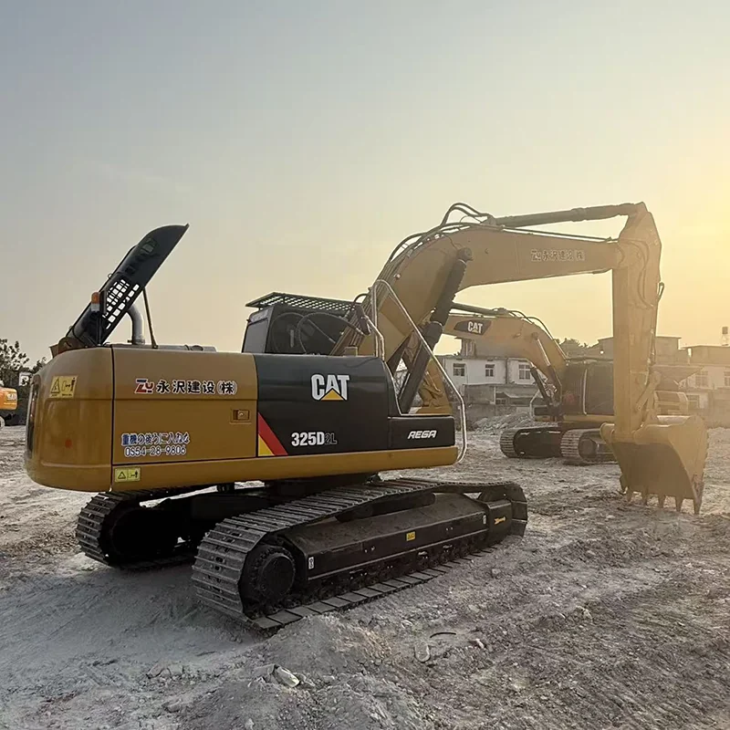 Caterpillar 325D2L detail 3