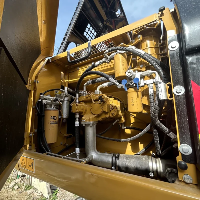 Caterpillar 326D2L detail 4