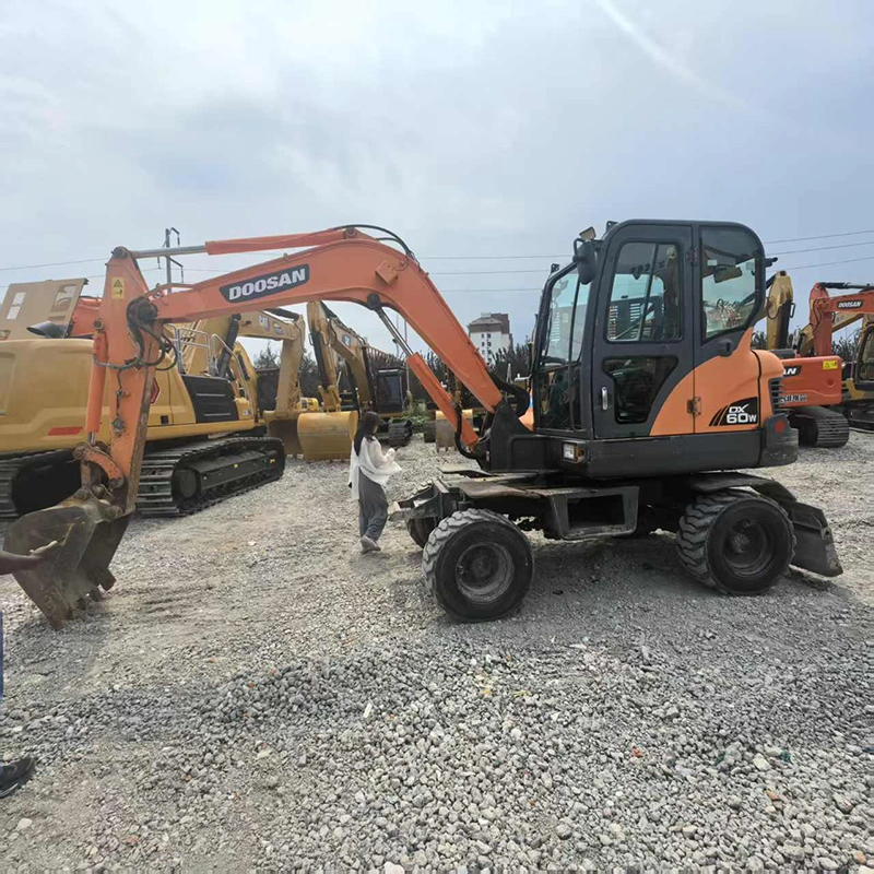 Doosan DX60W