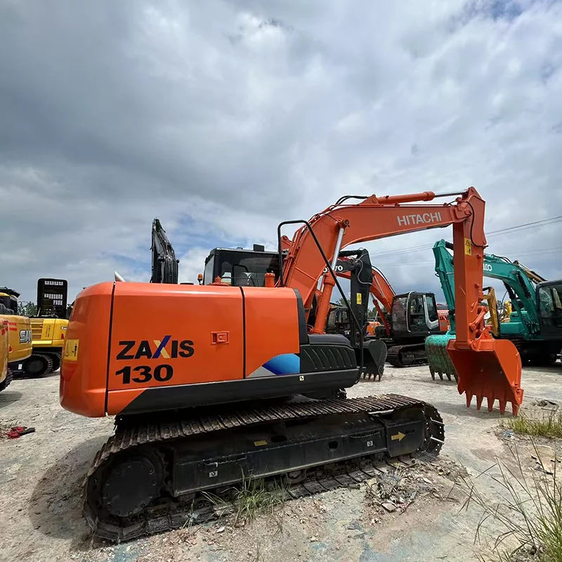 Hitachi ZX130 detail 1